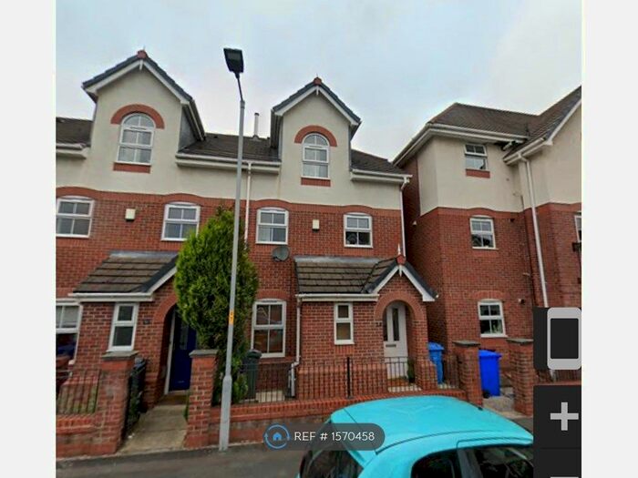 4 Bedroom End Of Terrace House To Rent In Whimberry Way, Manchester, M20