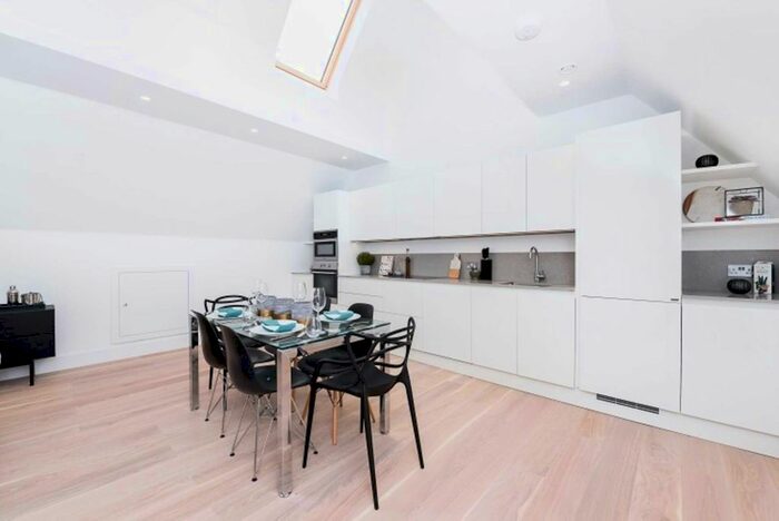 2 Bedroom Flat To Rent In Ealing Green, London, W5