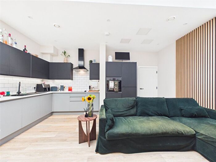 1 Bedroom Flat For Sale In Church Road, Kingswood, Bristol, BS15