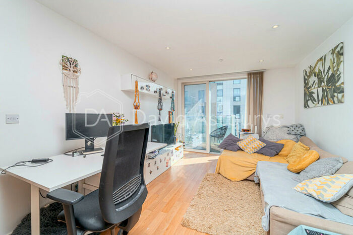 1 Bedroom Apartment To Rent In Woodberry Down, Finsbury Park, London, N4