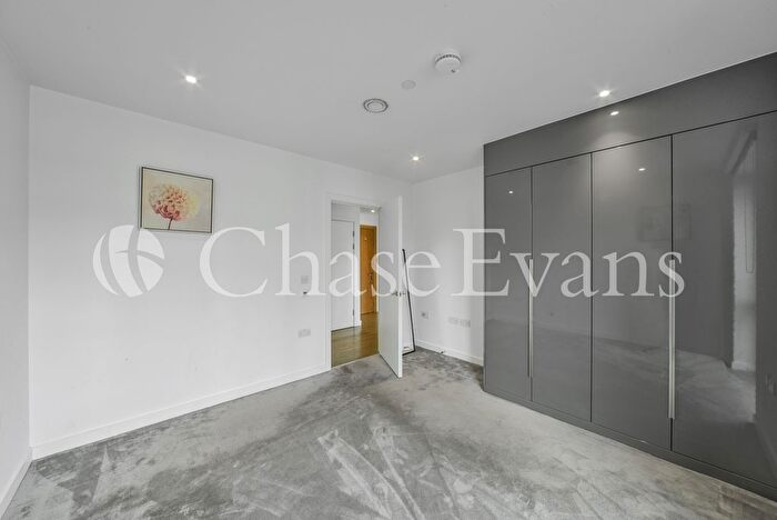 1 Bedroom Flat To Rent In Heygate Street, Elephant Amp; Castle, London, SE17