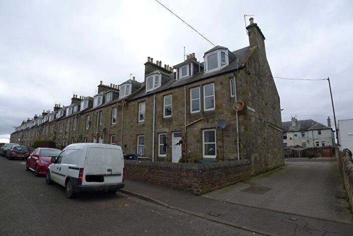 2 Bedroom Flat To Rent In Innerbridge Street, Guardbridge, KY16