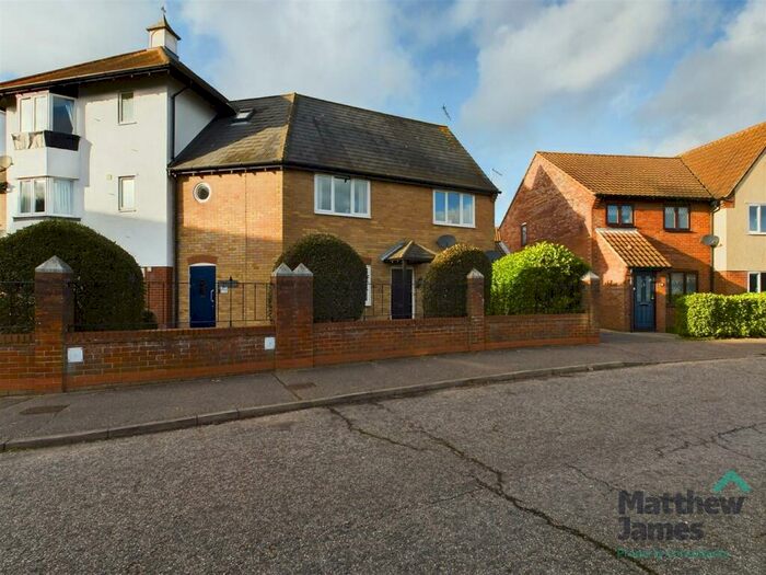 1 Bedroom Maisonette To Rent In Dale Close, Stanway, Colchester, CO3