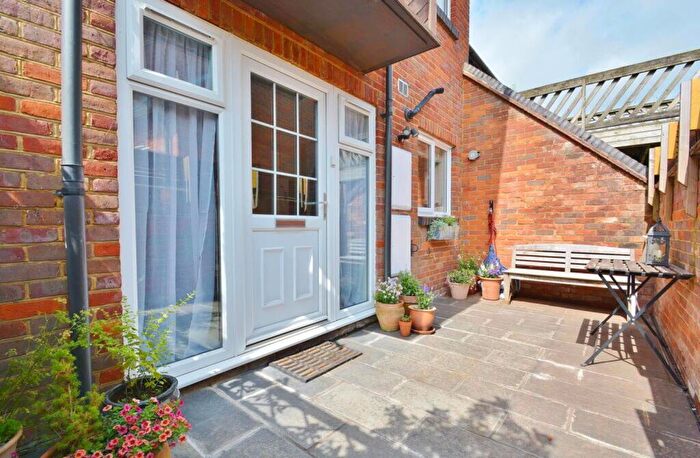 2 Bedroom Apartment To Rent In Rooks Lane, Thame, OX9
