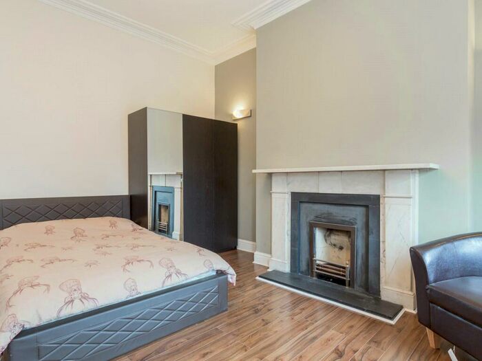 3 Bedroom Apartment To Rent In Leeds, #, LS2