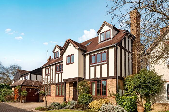 6 Bedroom Detached House For Sale In Norden Meadows, Maidenhead, SL6