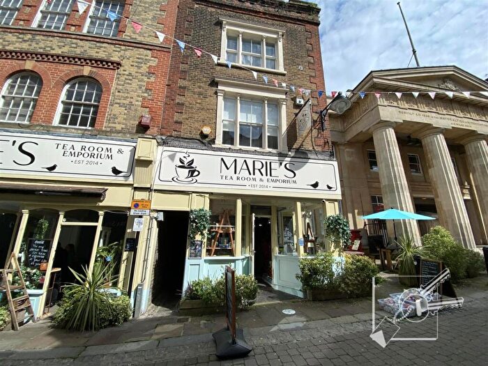 2 Bedroom Flat To Rent In High Street, Gravesend, DA11