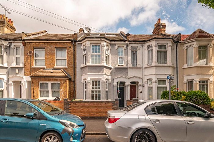 5 Bedroom Property For Sale In Salisbury Road, Manor Park, London, E12