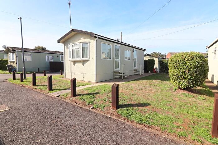 1 Bedroom Park Home To Rent In Westbourne Park, Nursery Road, Luton, Bedfordshire, LU3