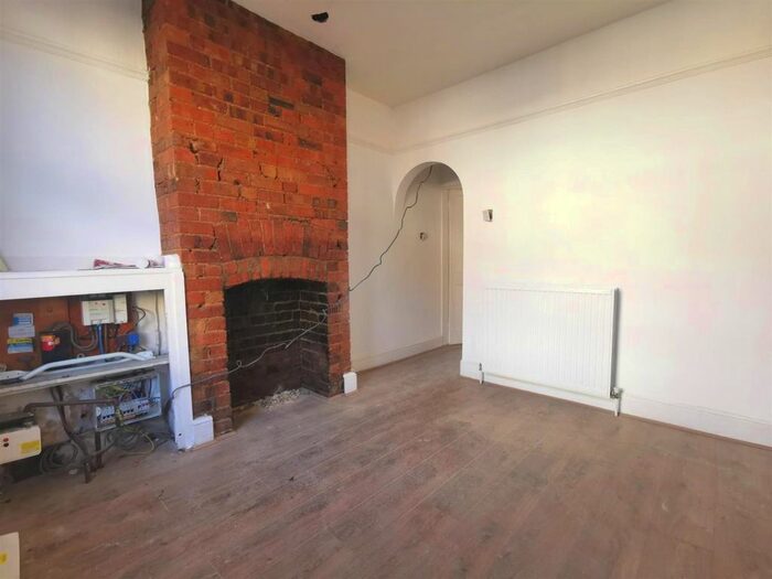 2 Bedroom Terraced House To Rent In Wimborne Road, Luton, Bedfordshire LU1