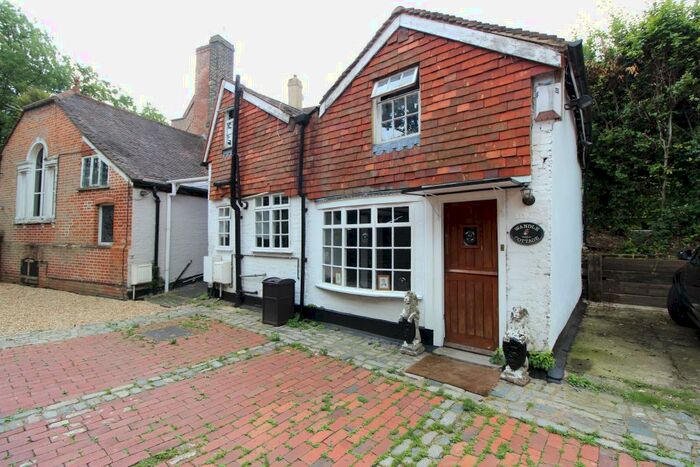 3 Bedroom Cottage To Rent In London Road, Wallington, SM6