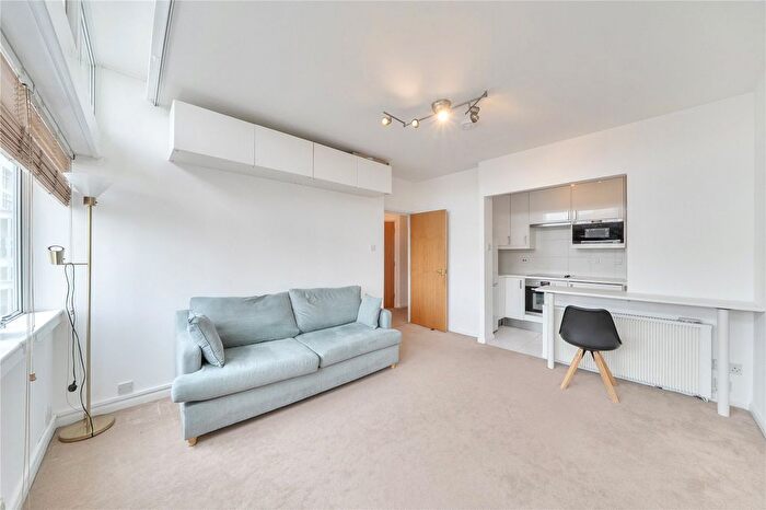 2 Bedroom Flat For Sale In Newington Causeway, London, SE1