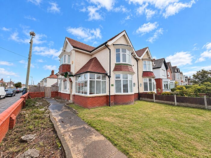 4 Bedroom Semi-Detached House For Sale In Harrowside, South Shore, FY4