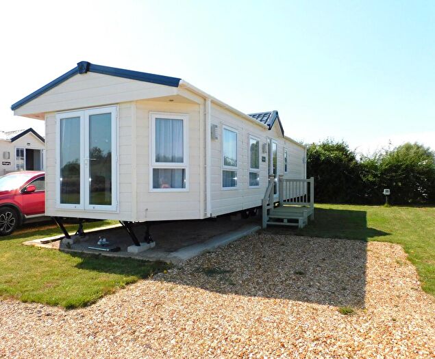 2 Bedroom Mobile Home For Sale In Heron Cottage Park, Frostley Gate, Holbeach, PE12