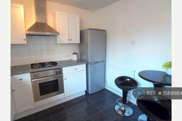 2 Bedroom Flat To Rent In Wood Lane, Chapel Allerton, Leeds, LS7