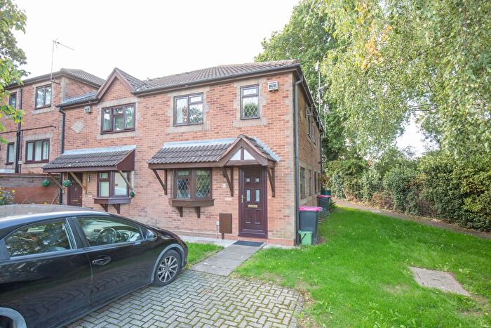 1 Bedroom Town House To Rent In Aldridge Close, Birchmoor, Tamworth, Staffs, B78