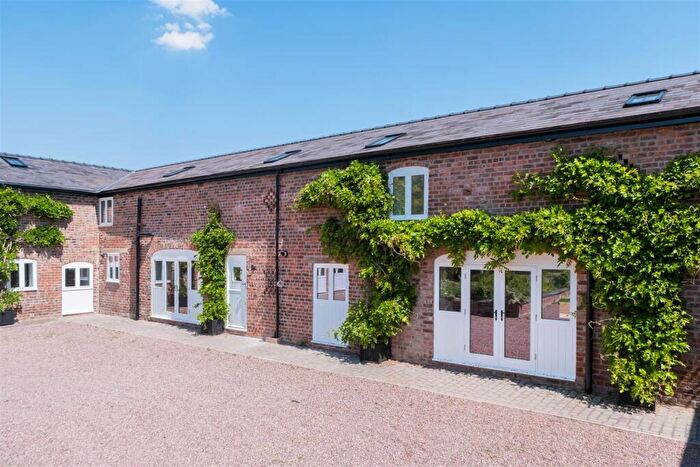 4 Bedroom Barn Conversion For Sale In Picton Lane, Picton, CH2