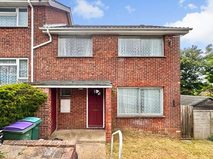 3 Bedroom End Of Terrace House For Sale In Hollands Avenue, Folkestone, Kent, CT19