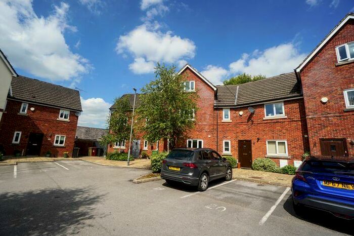 4 Bedroom Mews To Rent In Heatley Gardens, Westhoughton, BL5