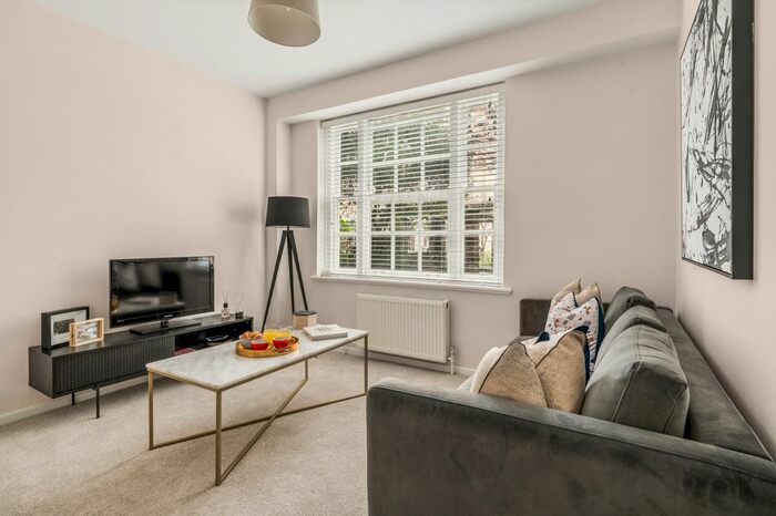 1 Bedroom Flat To Rent In Dolphin Square, London, SW1V