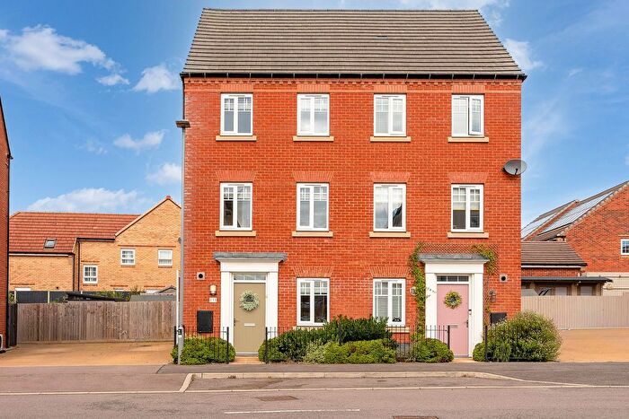 3 Bedroom Semi-Detached House For Sale In Cicero Crescent, Fairfields, Milton Keynes, MK11