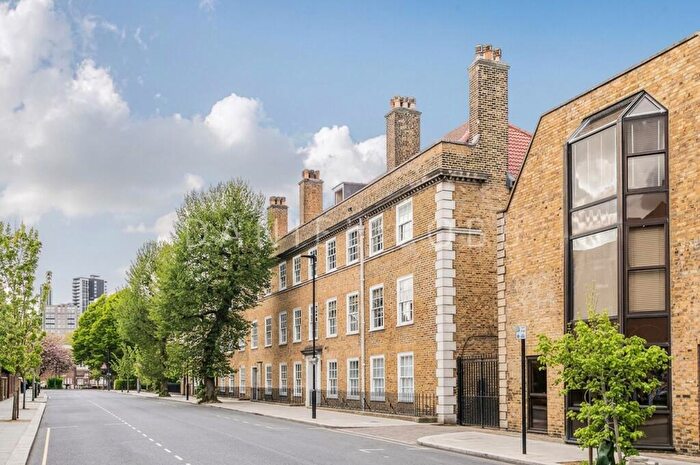 3 Bedroom Flat For Sale In Kennington Palace Court, Sancroft Street, SE11