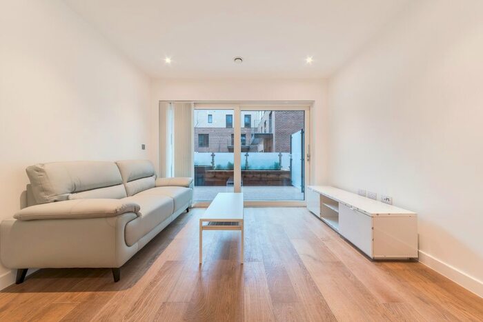 2 Bedroom Flat To Rent In Colindale Gardens, Lismore Boulevard, Colindale, London, NW9