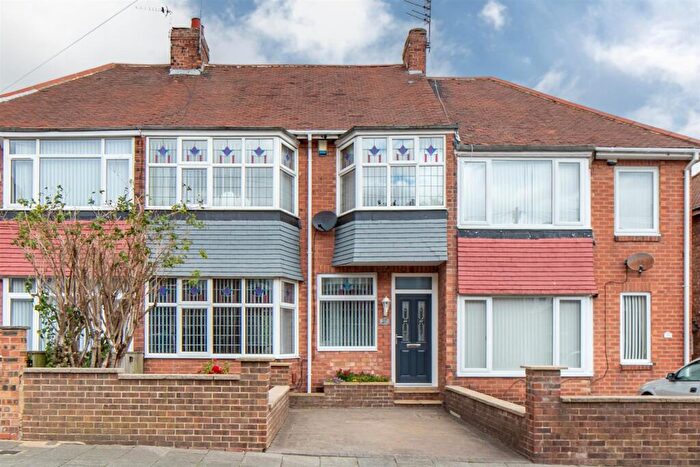 3 Bedroom Terraced House For Sale In Ovington Grove, Newcastle Upon Tyne, NE5