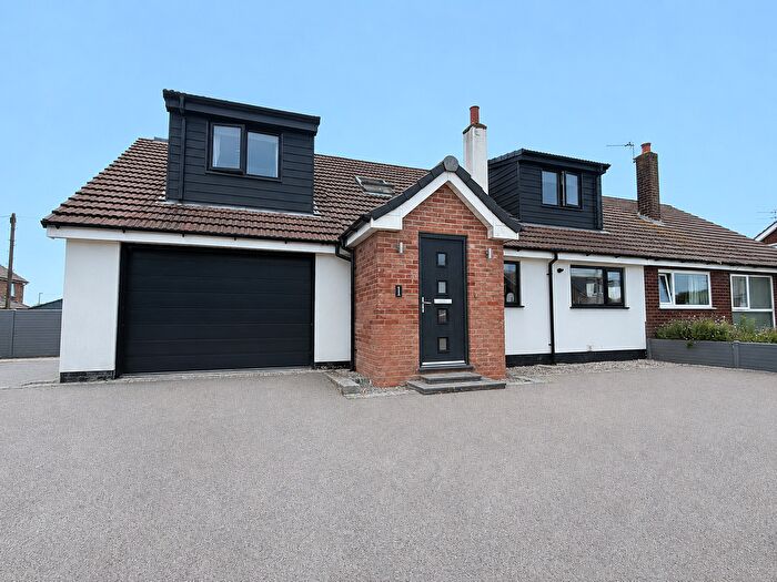 3 Bedroom Semi-Detached House For Sale In Sandicroft Place, Preesall, FY6