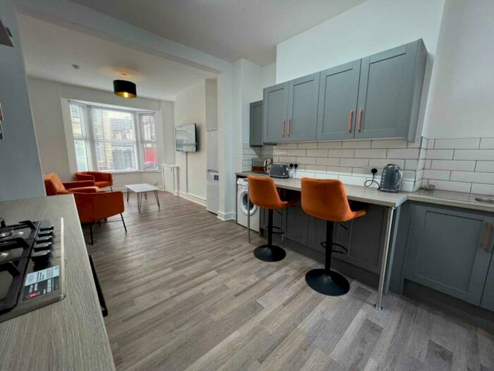 6 Bedroom Semi-Detached House To Rent In Saxony Road, Liverpool, L7