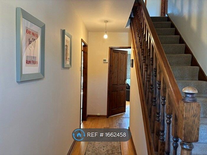 4 Bedroom Terraced House To Rent In Fearnley Court, Holmfirth, HD9