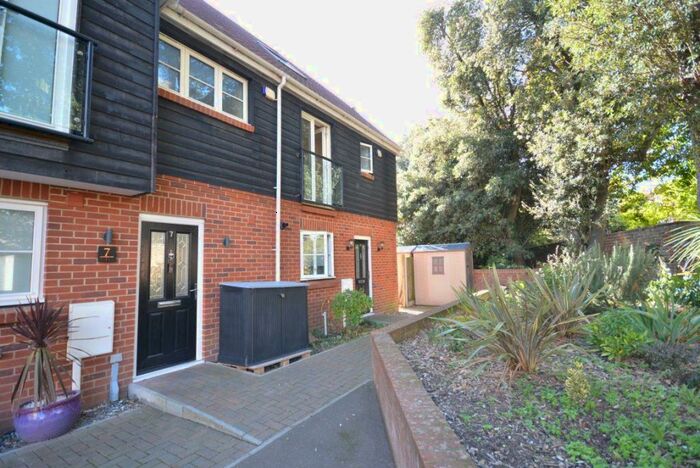 4 Bedroom House To Rent In Court Stairs Mews, Ramsgate, CT11