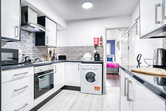 1 Bedroom Apartment To Rent In Pershore Road, Stirchley, Birmingham, B30