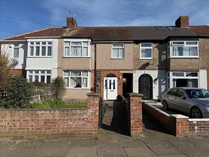 3 Bedroom Terraced House For Sale In Cross Road, Hanworth, TW13