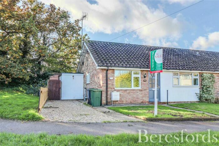 2 Bedroom Bungalow For Sale In Watts Close, Barnston, CM6