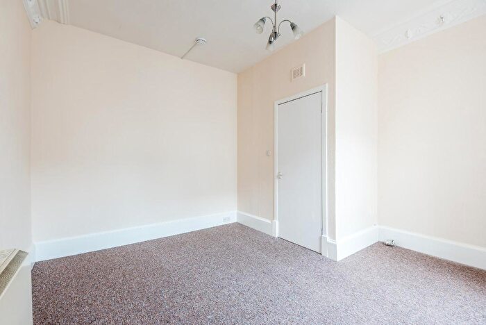 1 Bedroom Flat To Rent In High Street, Arbroath, Angus, DD11