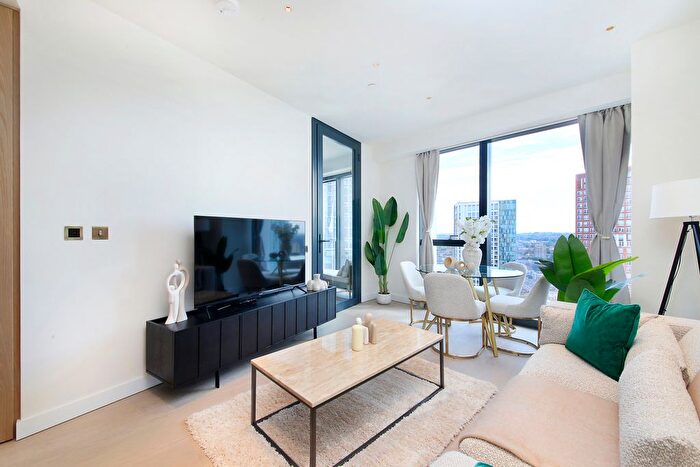 1 Bedroom Flat To Rent In Nine Elms Lane, New Covent Garden, SW8