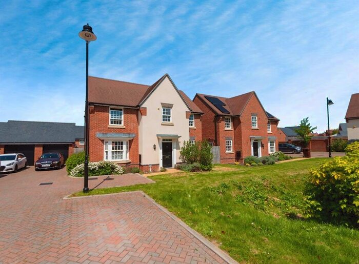 4 Bedroom Detached House For Sale In Pakenham Road, Waterlooville, PO7