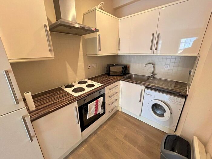 2 Bedroom Flat To Rent In Holloway Road, London, N7