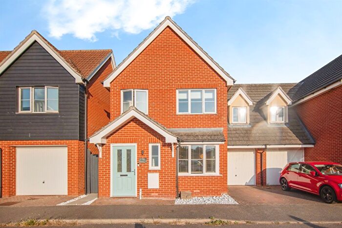 3 Bedroom Semi-Detached House For Sale In Williamsburg Avenue, Harwich, CO12