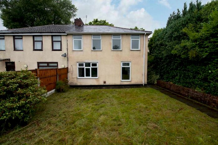 3 Bedroom Semi-Detached House To Rent In Scholes Lane, Manchester, M25