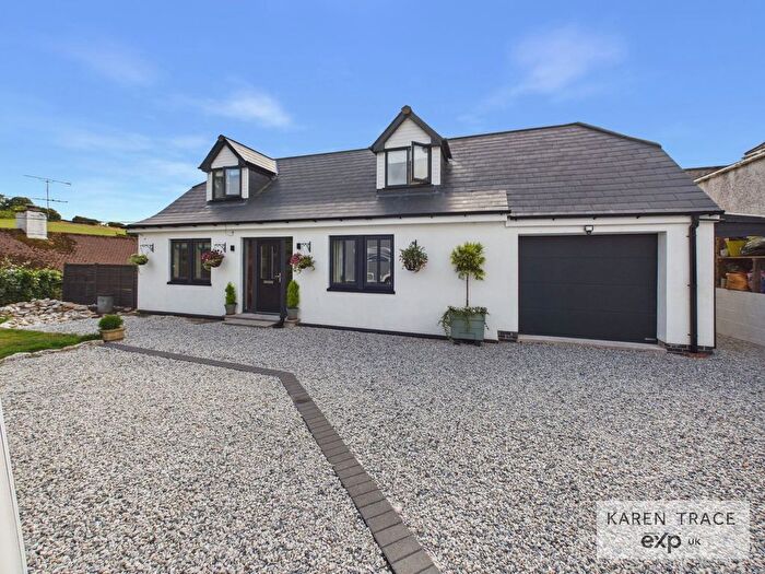 4 Bedroom Bungalow For Sale In Sawles Road, St Austell, PL25