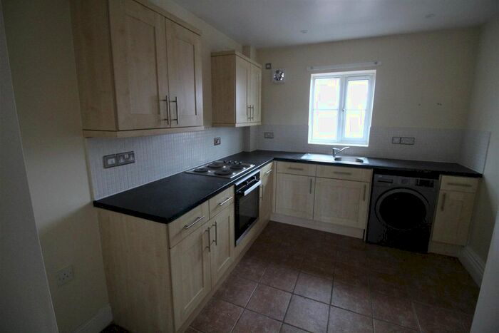 2 Bedroom Flat To Rent In Breckhill Road, Mapperley, Nottingham, NG3
