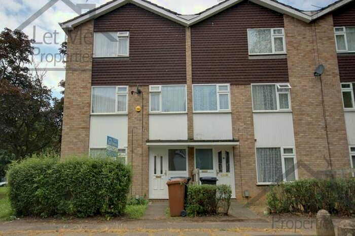 4 Bedroom Town House To Rent In Link Walk, Hatfield, Hertfordshire, AL10