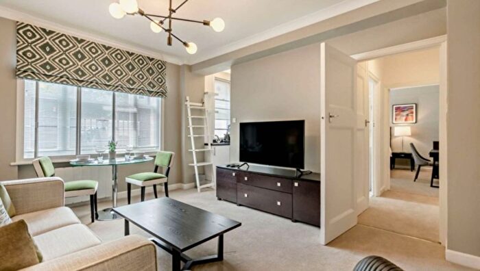 1 Bedroom Flat To Rent In Hill Street, London, W1J