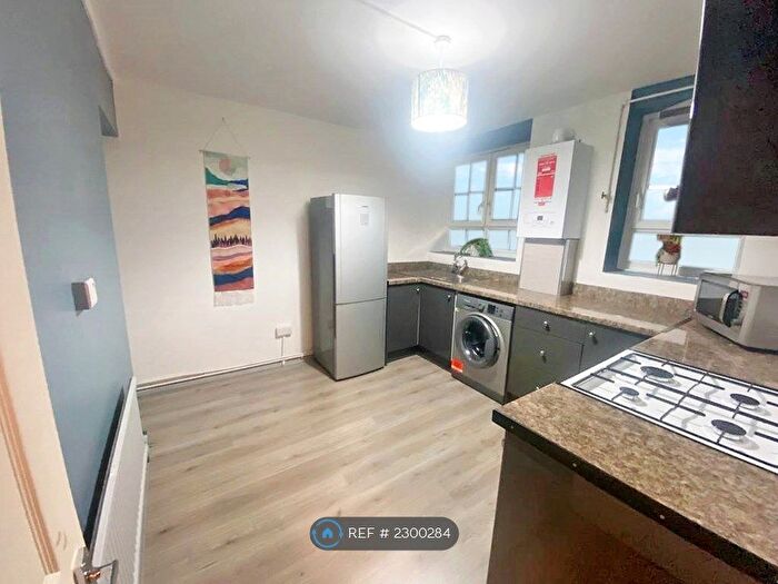 3 Bedroom Flat To Rent In Peckham, London, SE15