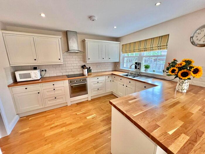 5 Bedroom Detached House For Sale In Kensington Road, Pilgrims Hatch, Brentwood, CM15