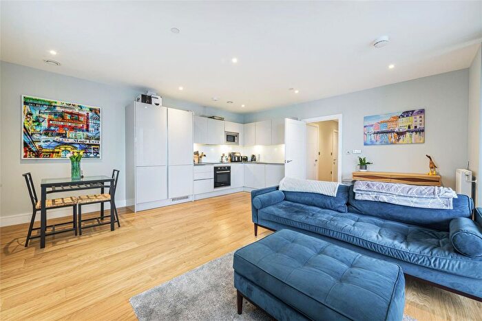 2 Bedroom Flat For Sale In Plough Lane, London, SW17