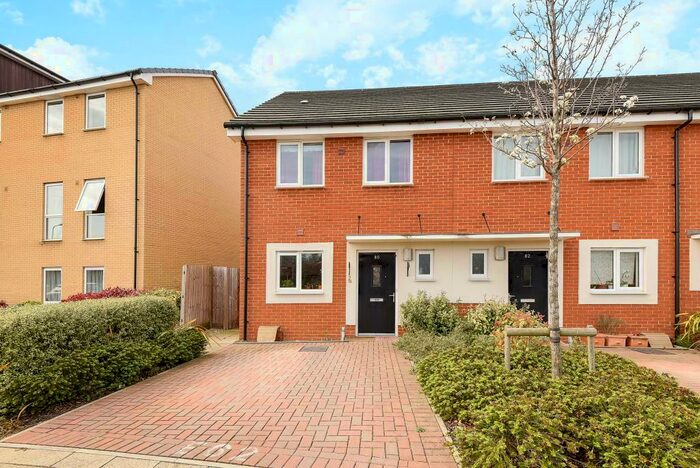 3 Bedroom Terraced House To Rent In Longships Way, Reading, RG2
