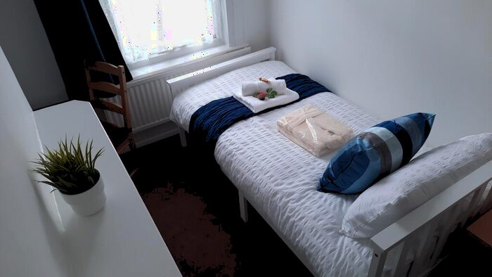 1 Bedroom House To Rent In Beck Road, London, E8